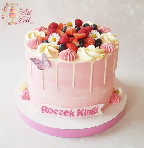 tort-z-owocami-sezonowymi