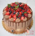 tort-czekoladowy-z-owocami